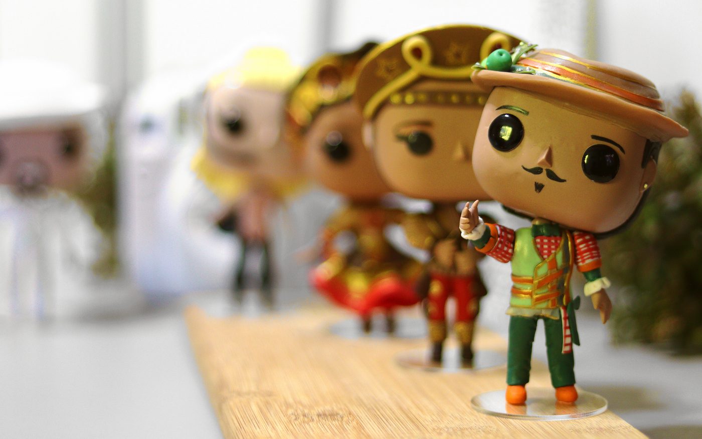 Coleção de personagens em biscuit feitos pela Moldartte